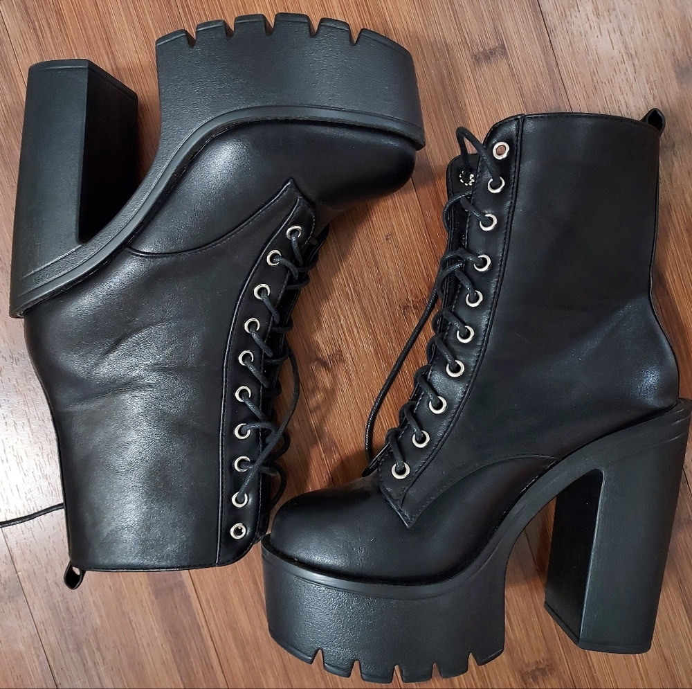 Black Platform Lace-Up Ankle Boots